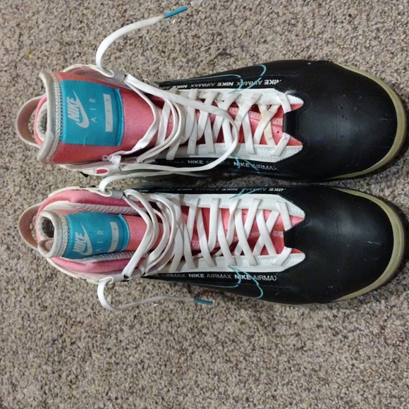 Nike Airmax 720 High Top - Picture 2 of 7